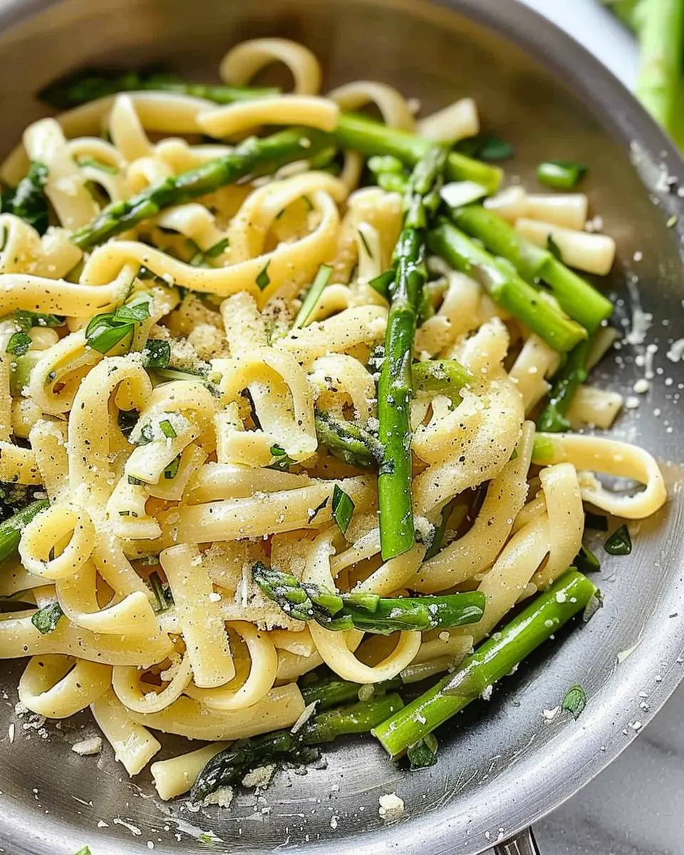 Asparagus pasta: Easy, Flavorful Dish with Turkey Bacon Delight