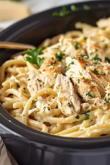 Crockpot Garlic Parmesan Chicken Pasta